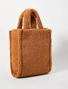 여성을 위한 도매 봉제 가방 새로운 디자인 귀여운 핸드백 겨울 대학 작은 모피 토트 가방