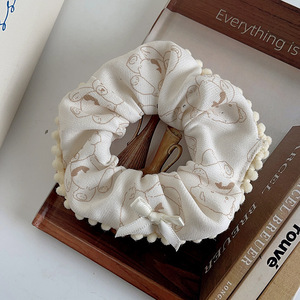 Vente en gros <span class=keywords><strong>de</strong></span> chouchous floraux avec nœud d'ours mignon, tissu à <span class=keywords><strong>haute</strong></span> élasticité, attaches pour cheveux <span class=keywords><strong>de</strong></span> <span class=keywords><strong>queue</strong></span> <span class=keywords><strong>de</strong></span> <span class=keywords><strong>cheval</strong></span> pour femmes, accessoires pour cheveux à la mode - Product Image 6