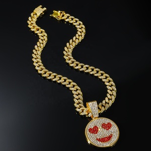 Collana con ciondolo a forma di <span class=keywords><strong>emoji</strong></span> cuore-occhi con diamanti, stile hip-hop punk, unisex, placcata oro/argento, in lega, ideale per regali e feste - Articolo caldo! - Product Image 3