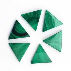 Malaquita Verde Natural Triangular Plana para Joyería, Gema Calibrada Tipo Cabujón, Piedra de Nacimiento de Abril para Anillos, Collares y Colgantes - Product Image 1