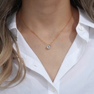 Kalung Liontin Bentuk Mahkota Kristal Berkilau AAA Zircon, Lapisan Emas 18K, Bahan Stainless Steel, Desain Perhiasan - Product Image 4