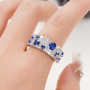 Anello Vintage con Design a Grappolo, Stile Classico per Donne - Product Image 2