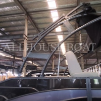 Bateau ponton sportif en aluminium Allhouse Bay Runner de 21 pieds avec logo personnalisé, rail de marche latéral et boîte à poissons, haute vitesse