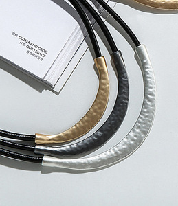 Nouveauté : Collier rétro simple multicouche pour femme - Chaîne de clavicule courte élégante style Ins pour soirée - Product Image 5