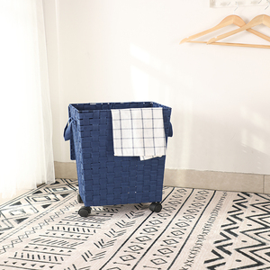 Cesto della biancheria in <span class=keywords><strong>vimini</strong></span> <span class=keywords><strong>e</strong></span> plastica intrecciata a mano in <span class=keywords><strong>vimini</strong></span> con ruote per l'abbigliamento domestico uso bagno - Product Image 4