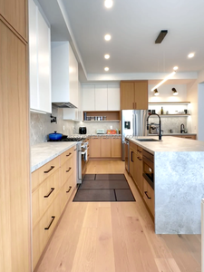 Modern Oak Wood Veneer Modular <strong>Kitchen</strong> <strong>Cabinets</strong> Set with Sink Hardware Faucet Hinge Quartz Countertop for Hospital Apartment Use - Product Image 4