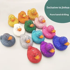 Vente en gros de jouets anti-stress créatifs en PVC à points, petit canard à presser, décoration, cadeau, directement de l'usine - Product Image 1