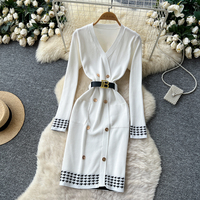 Robe élégante pour femme en tricot à col en V et manches longues avec ceinture, poignets pied-de-poule, double boutonnage, vêtement décontracté pour tous les jours