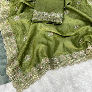 Belle séquence de créateur et broderie en fil malti avec Saree à bordure coupée disponible au prix de gros - Product Image 1
