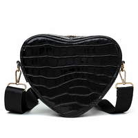 Mode à la mode luxe sacs femmes sacs à main en cuir Rivet sac à main coeur forme Punk Style gothique dames sac à bandoulière