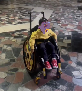 Silla de ruedas rígida deportiva manual autopropulsada pediátrica de fibra de carbono HEDY CW03 para discapacitados con necesidades especiales, niños y niños - Product Image 5