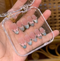 Uñas Postizas Elegantes con Diseño Floral 3D, Pintadas a Mano, Estilo Clásico, Forma Almendrada, Acrílicas, con un Toque Romántico