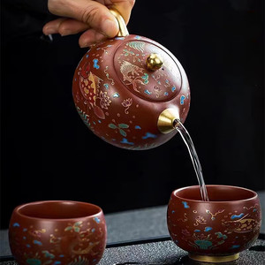 Juego de Tetera Zisha Xishi con Incrustaciones de Oro y Plata Hecho a Mano por Zhou Hongjie, con Tapa y Dos Tazas, Estilo Chino Tradicional, Caja de Regalo - Product Image 3