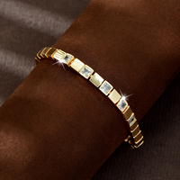 Bracelet tennis moderne en zircon cubique blanc taille princesse pour femme, idéal pour le quotidien, le bureau ou comme cadeau d'anniversaire B169