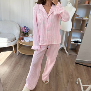 ชุดนอนผู้หญิง QINSI แบบสองชิ้น แขนยาว กางเกงขายาว ชุดลำลอง แต่งระบาย ลายทางสีชมพู ผ้าฝ้าย - Product Image 1