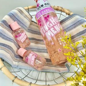 <span class=keywords><strong>Gel</strong></span> <span class=keywords><strong>Douche</strong></span> Biologique 500 ml OEM ODM Rafraîchissant Parfumé Hydratation Profonde Pétales Naturels Pour Peau Sèche Nourrissant Blanchissant - Product Image 3