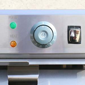 Friteuse électrique KINGBETTER en acier inoxydable argenté 3,25 KW à cuve unique avec panier unique - Product Image 4