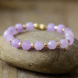 8MM Rose Jade Chapelet Bracelet Pendentif Mignon Coeur Stretch Bracelet Charme Naturel pour les Femmes Conscientes de la Mode - Product Image 3