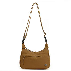 Bolso Bandolera Ligero y Moderno, Horizontal, Cuadrado, de Nailon Resistente al Agua, para Uso Diario, Color Verde Fruta, Caqui, Beige - Product Image 4