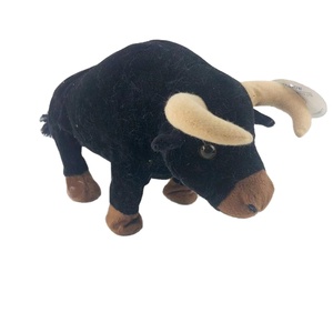 Peluche miniature de <span class=keywords><strong>vache</strong></span> <span class=keywords><strong>Highland</strong></span> noire de Noël super douce et mignonne - Soulagement du stress, sans danger pour les bébés, à partir de 5 ans et plus - Product Image 1