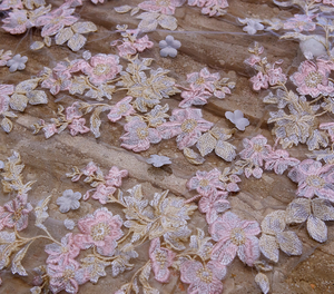 عرض مميز دانتيل فاخر بطبقتين مع زهور وردية-متر طويل مع مشط - Product Image 4