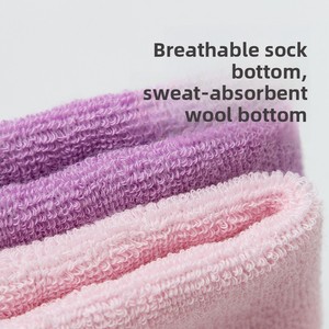 Chaussettes de sport professionnelles ODM pour femmes, sans couture, antidérapantes, en coton éponge, pour marathon, basketball, fitness, <span class=keywords><strong>badminton</strong></span> - Product Image 3