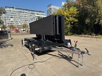 Harga Pabrik Layar Billboard LED Outdoor Mobile Full Color 4mm Pixel IP65 Tahan Air Trailer 1300mm Dapat Diangkat 330 Dapat Diputar