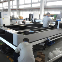 Machine de découpe laser à fibre de type portique CNC pour l'acier inoxydable et l'acier au carbone - Moteur pas à pas automatique Composant principal Cypcut