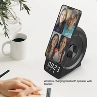 Multi-Functionele Draadloos Opladen Bt Draadloze Draagbare Luidspreker Drie-In-Een Creatieve Klok Alarm Bt Speaker