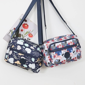 Bolso <span class=keywords><strong>Bandolera</strong></span> Pequeño Cuadrado para <span class=keywords><strong>Mujer</strong></span> de Mediana Edad, con Bolsillo Secreto Trasero y Bolsillo Frontal Portátil, Nuevo Modelo 2026 - Product Image 4