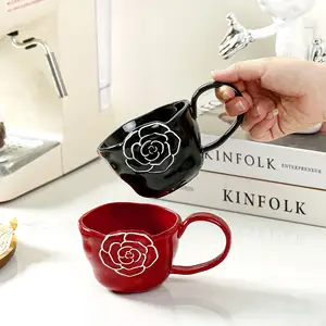 Proveedor de fábrica, nuevas tazas de café de cerámica con relieve de Rosa creativas, logotipo personalizado, taza de porcelana de leche nórdica grande, tazas de agua para regalo