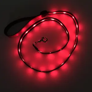 어두운 개 리드 USB 충전식 깜박이는 빛 LED 애완 동물 개 가죽 끈에서 맞춤형 빛나는