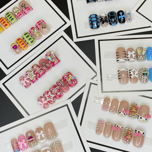 Venta al por mayor completamente decorado precioso estilo francés Y2K <span class=keywords><strong>uñas</strong></span> hechas a mano Prensa 20mm diseño personalizado corto cuadrado <span class=keywords><strong>uñas</strong></span> postizas artificiales - Product Image 1