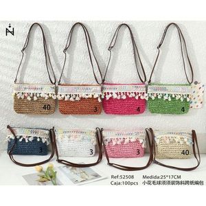 Borsa a Tracolla in Carta Intrecciata con Piccoli Fiori e Frange 25x17Cm Accessorio di Moda - Product Image 3