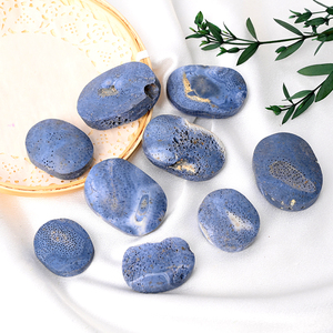 หินปะการังสีน้ำเงินธรรมชาติขัดเงาสำหรับการทำสมาธิ ขายส่ง - Product Image 2