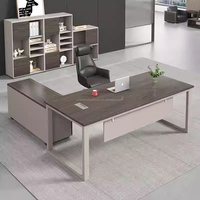 Poste de travail moderne en L avec casiers et tiroirs, équipement de bureau, ensemble complet d'ordinateurs, mobilier de bureau de direction, table