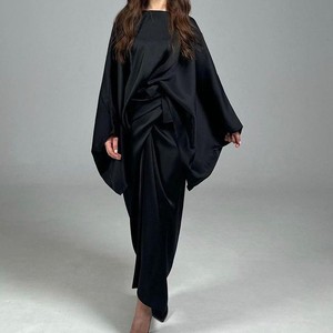 Nuevo Conjunto de 2 Piezas para Mujer: Top Largo Irregular con Mangas de Murciélago de Satén y Falda de Una Pieza a la Moda - Product Image 2