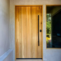 Porte de maison en bois moderne, construction en bois massif pour les applications d'entrée résidentielle