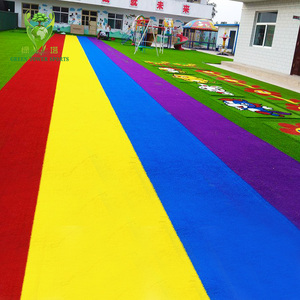 Tapis <span class=keywords><strong>synthétique</strong></span> pour terrain de sport, surface de jeu extérieure, gazon artificiel personnalisé avec motifs, pour la maternelle, piste de course arc-en-ciel, terrain de football - Product Image 1