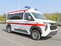 Ambulance médicale SINOTRUK Pioneer V à transmission manuelle, empattement moyen, toit moyen, type de transfert, type de surveillance