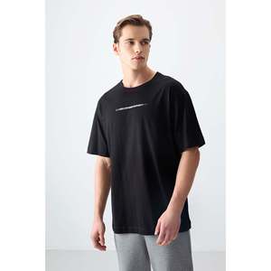เสื้อยืดแขนสั้นพิมพ์ลายทรงโอเวอร์ไซส์เนื้อผ้าฝ้าย 100% สีดำสำหรับผู้ชาย Air Jones - รุ่น 88358 - Product Image 1