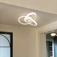 Plafonnier LED en fer de style nordique avec un design linéaire minimaliste moderne pour les couloirs, les balcons et les entrées