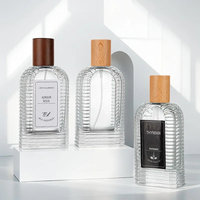 Baïonnette de luxe de qualité supérieure 60ml Flacon vaporisateur de parfum à étiquette personnalisable avec couvercle en bois