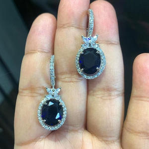 Orecchini con Diamanti Taglio Ovale Blu Zaffiro in Oro Bianco Certificati GIA Gioielli da Matrimonio Stile Classico da Donna - Product Image 4
