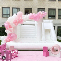 Château Gonflable Commercial Blanc 13x13 Certifié CE/TUV, Garantie 1 An, Idéal pour Mariages et Événements Extérieurs – Offre Spéciale