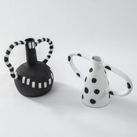Vase en céramique de style Art déco moderne et simple, couleur personnalisée noir et blanc à pois, ornement créatif pour la maison, les tables à manger et les tables basses