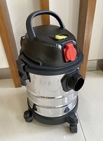 Aspirateur compact portable 2026 CE en acier inoxydable pour poussière sèche, idéal pour le bureau, la maison et la voiture, 20L 1000W avec prise