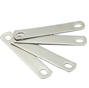 Collier <span class=keywords><strong>de</strong></span> <span class=keywords><strong>serrage</strong></span> carré <span class=keywords><strong>en</strong></span> acier inoxydable 304 à deux trous pour plaque <span class=keywords><strong>de</strong></span> séparation <span class=keywords><strong>en</strong></span> forme <span class=keywords><strong>de</strong></span> <span class=keywords><strong>U</strong></span>, pour boulon <span class=keywords><strong>en</strong></span> <span class=keywords><strong>U</strong></span>, pour réfrigération - Product Image 2