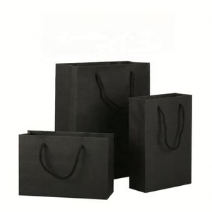 Sacs de shopping en papier kraft recyclable de luxe personnalisés avec poignée en corde de coton et logo pour vêtements, couleurs blanc/noir - Product Image 1