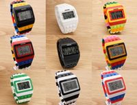 Montre Digitale Rétro en Briques de Construction Style Pixel LCD Mélodie Enfants Étanche Sport Arc-en-ciel